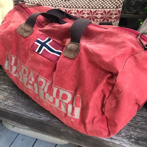 KUUL «RØD BAG», fra «NAPAIJRI»