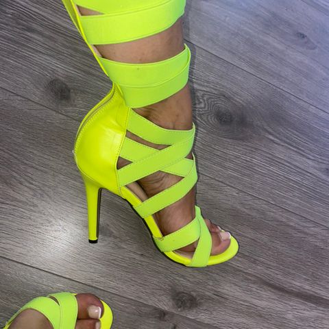 Neon grønne hæler