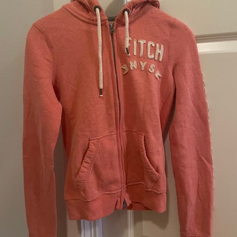 Abercrombie & Fitch jakke i korall, str. XS