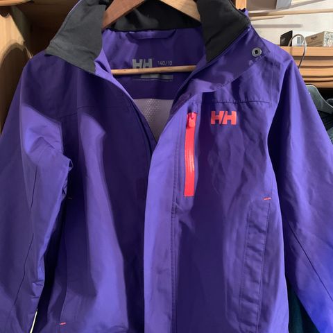 Ny skalljakke Helly Hansen str. 140, 10år selges