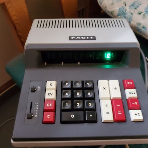 Kalkulator Facit 1118, elektrisk