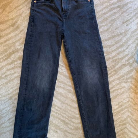 Jeans  svart farge fra HM str. 34, 160/64A til salg