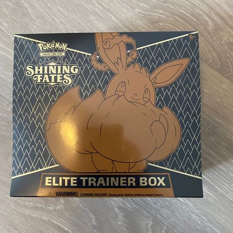 Pokemon - Shining Fates Elite Trainer Box