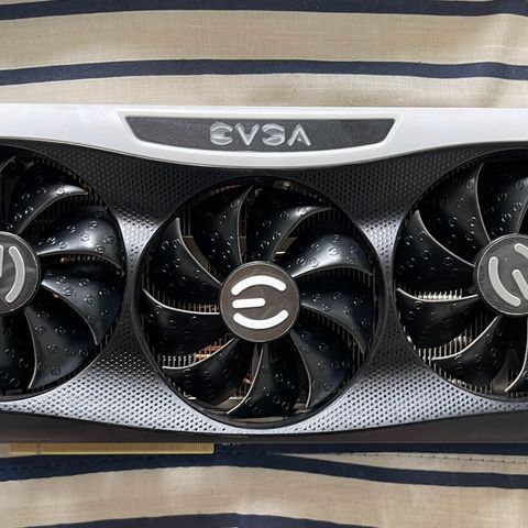 Grafikkort EVGA 3070 stor utgave, pent brukt! Garanti og kvittering