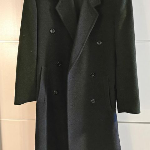 Wien Classic Tiklas Overcoat,  38% Kashmir/ 52% Wool,  Size 48 (Large)