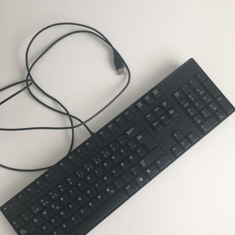 Vanlig tastatur m/ usb a