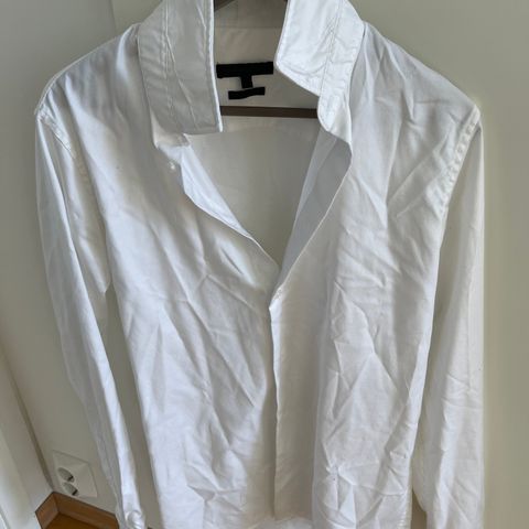 Hvit skjorte str M