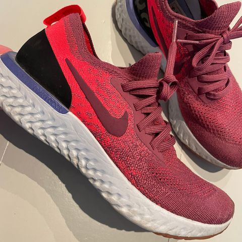 Nike epic react str 37.5 selges