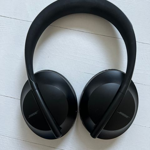 Bose NC 700 headsett