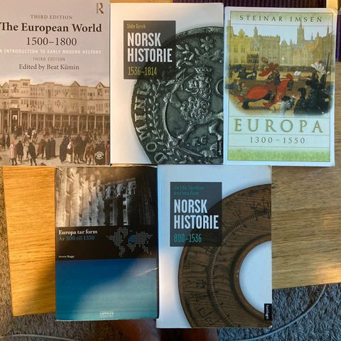 Pensumbøker til salgs i Historie og Midtøstenstudier