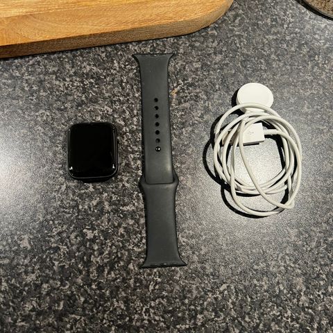 Apple Watch series 5 GPS + Cellular 44mm