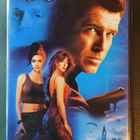 James Bond 007: The World Is Not Enough (1999) VHS Film