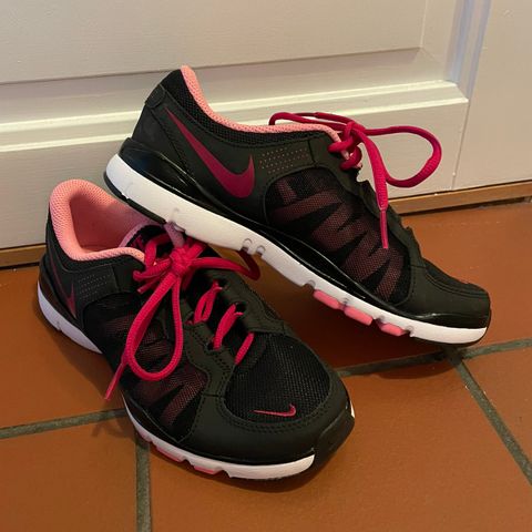 Nike Flex TR2 str 36,5