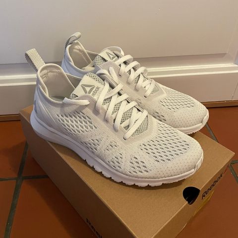 Reebok løpesko str 35,5