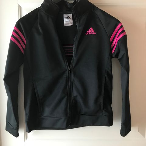 Adidas jakke. Str12år