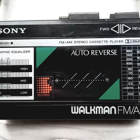 Walkman. Sony WM-F18