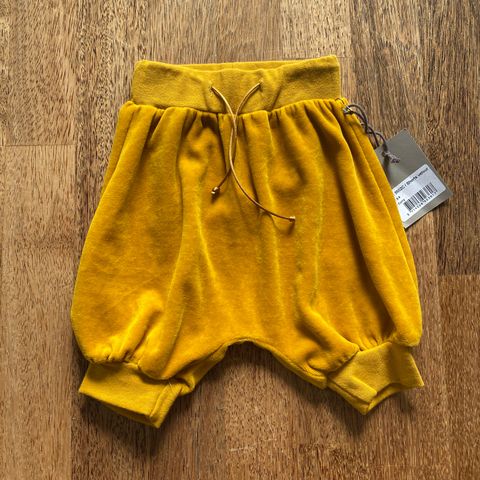 Huttelithut shorts velour - str 6-9 mnd