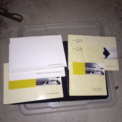 Saab 9-3 mappe m.bøker