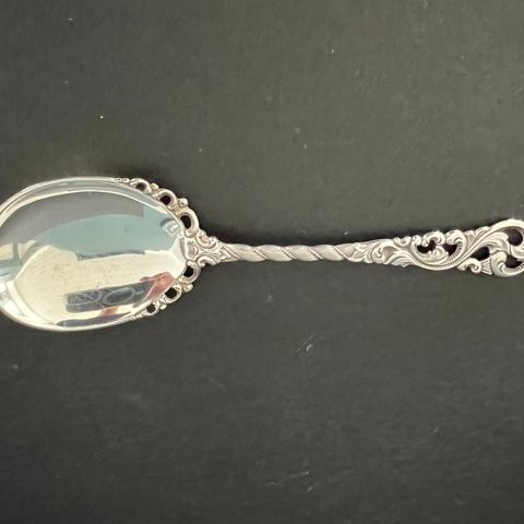 Serveringsskje i sølv, Dobbel rokokko, 15 cm