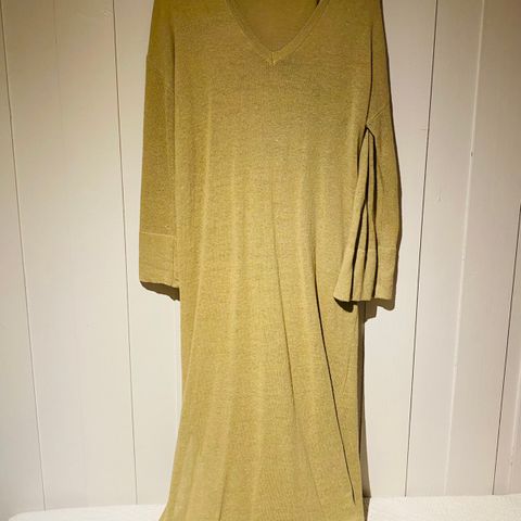 Ubrukt kjole fra Zara i strikket lin pistasje farget str L