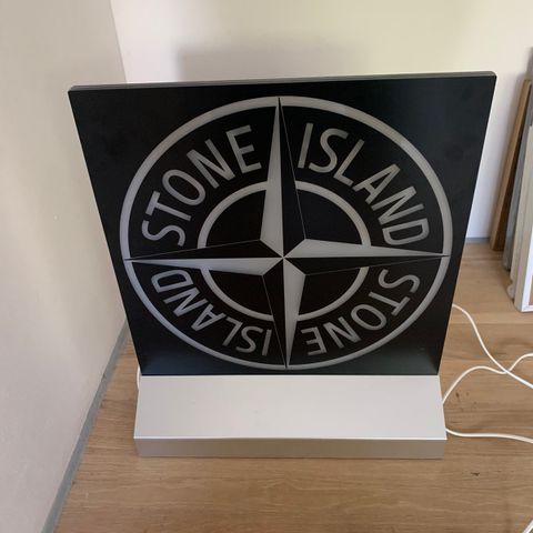 Stone Island lampe