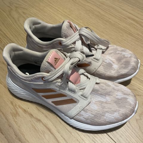 Adidas joggesko