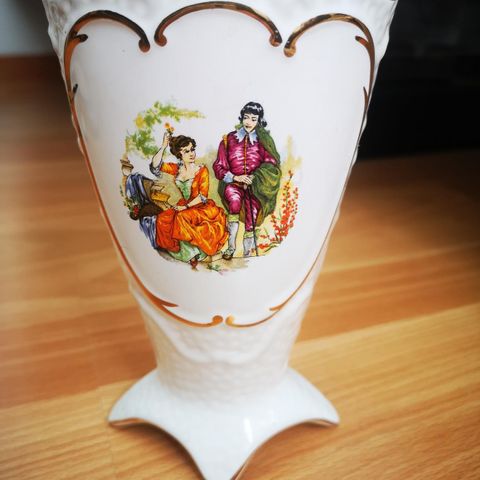 Laucarte vase