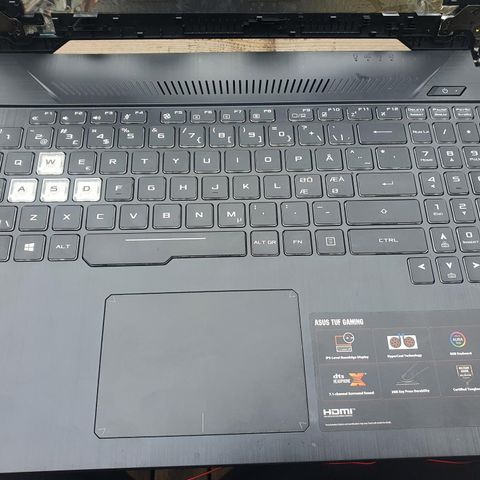 Asus tuf gaming tastatur/trackpad/deksel