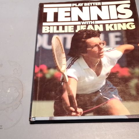 Play better tennis av Billie Jean King