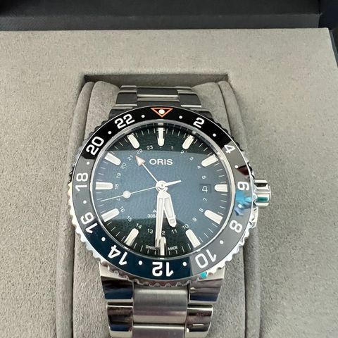 Oris Aquis Whaleshark limited edition