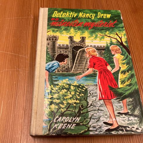 Carolyn Keene : DETEKTIV NANCY DREW OG MÅNESTEN-MYSTERIET - Nr. 40