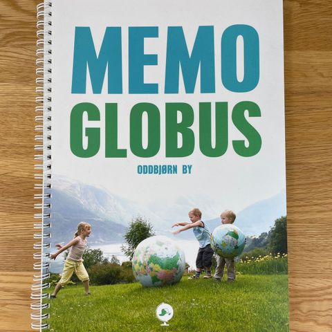 Memo Globus av Oddbjørn By (signert utgave)