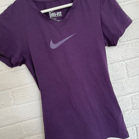 Nike dri fit t skjorte