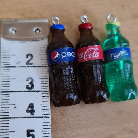 Coca Cola, Pepsi, Fanta og Sprite charms