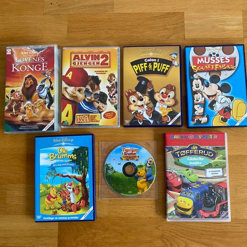Diverse barnefilmer på DVD, 1 stk. VHS og 2 stk. lydbøker.