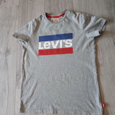 Levis t-skjorte 12 år