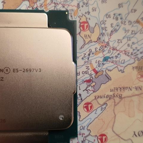 4 stk Intel Xeon E5-2697v3 2.6GHz 14C/28HT (3.6GHz Turbo)