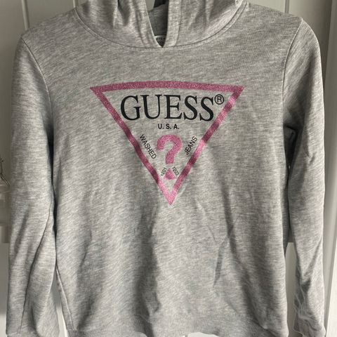 Hettegenser fra Guess i str. 12 år ( liten i str.)