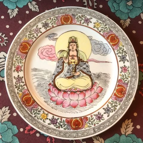 19thC håndmalt porselen-tallerken med ‘Guanyin’ Budhisattva ‘Goddess of mercy’