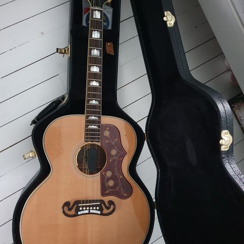 Gibson j 200