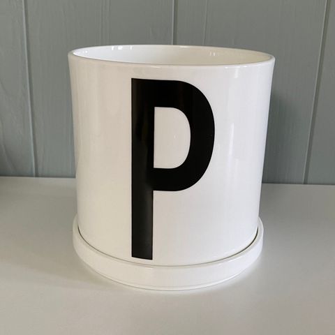 Design Letters Plant Pot potteskjuler