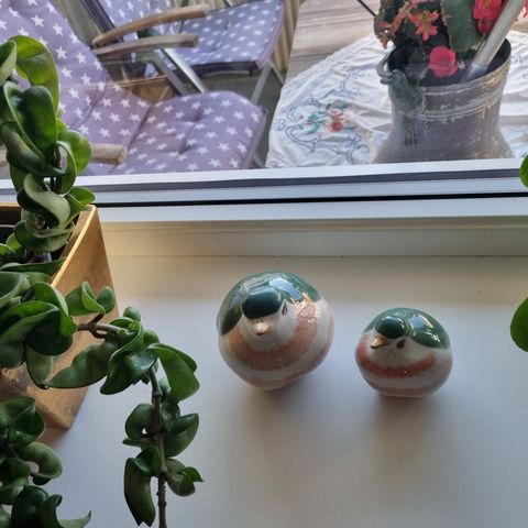 2 fugler i porselen