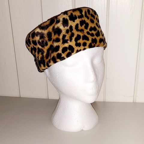 VINTAGE 60'S FAUX FUR ANIMAL PRINT SOFT HAT USA.