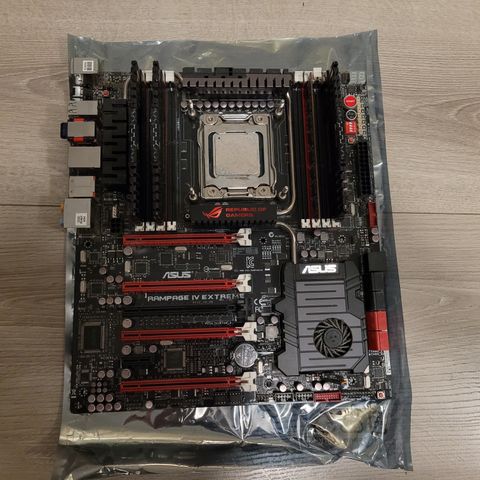 Asus Rampage IV Extreme + Intel 3930k + 16 GB RAM