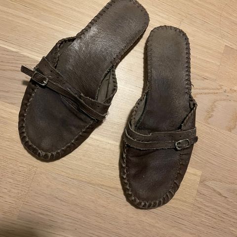 Vintage skinnsandaler (36) mørkebrun