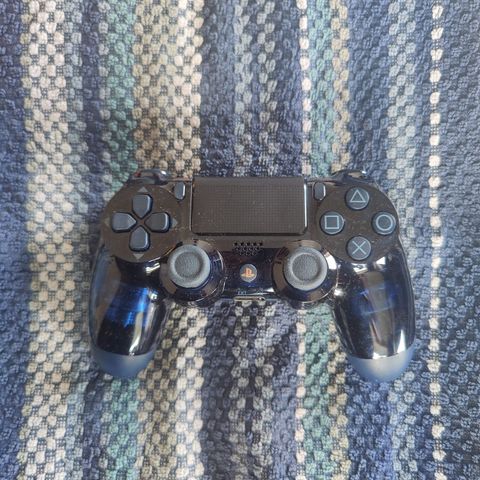 Playstation 4 kontroller