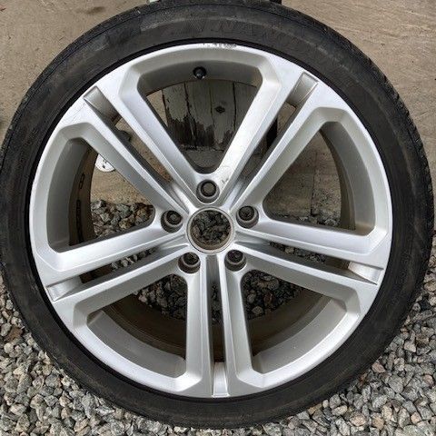 Felger Golf 225/40R18, brukte, 4 stk