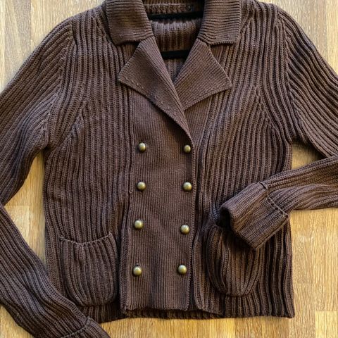 Inditex- Brown 100% Sweater/Genser with Brass Buttons