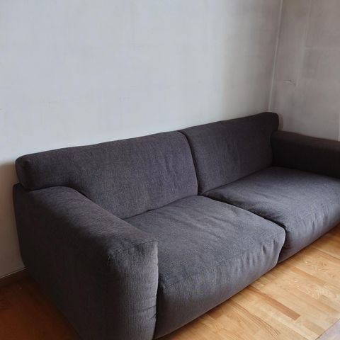 3-seter Furninova Sofa i farge antracit i veldig god stand