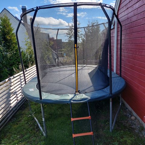 Trampoline (3m x 4,6m)